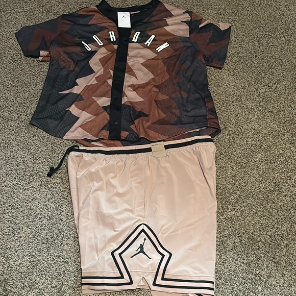 Jordan Baseball 3XL multiple color Biege color shorts 3XL.